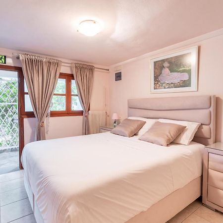 The House Of Gratitude - Poolside Retreat Villa Лутра Ораяс Еленис Екстериор снимка