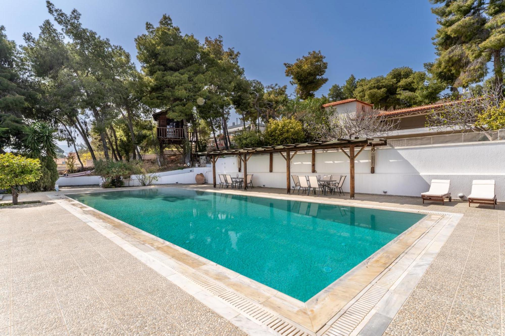 The House Of Gratitude - Poolside Retreat Villa Лутра Ораяс Еленис Екстериор снимка