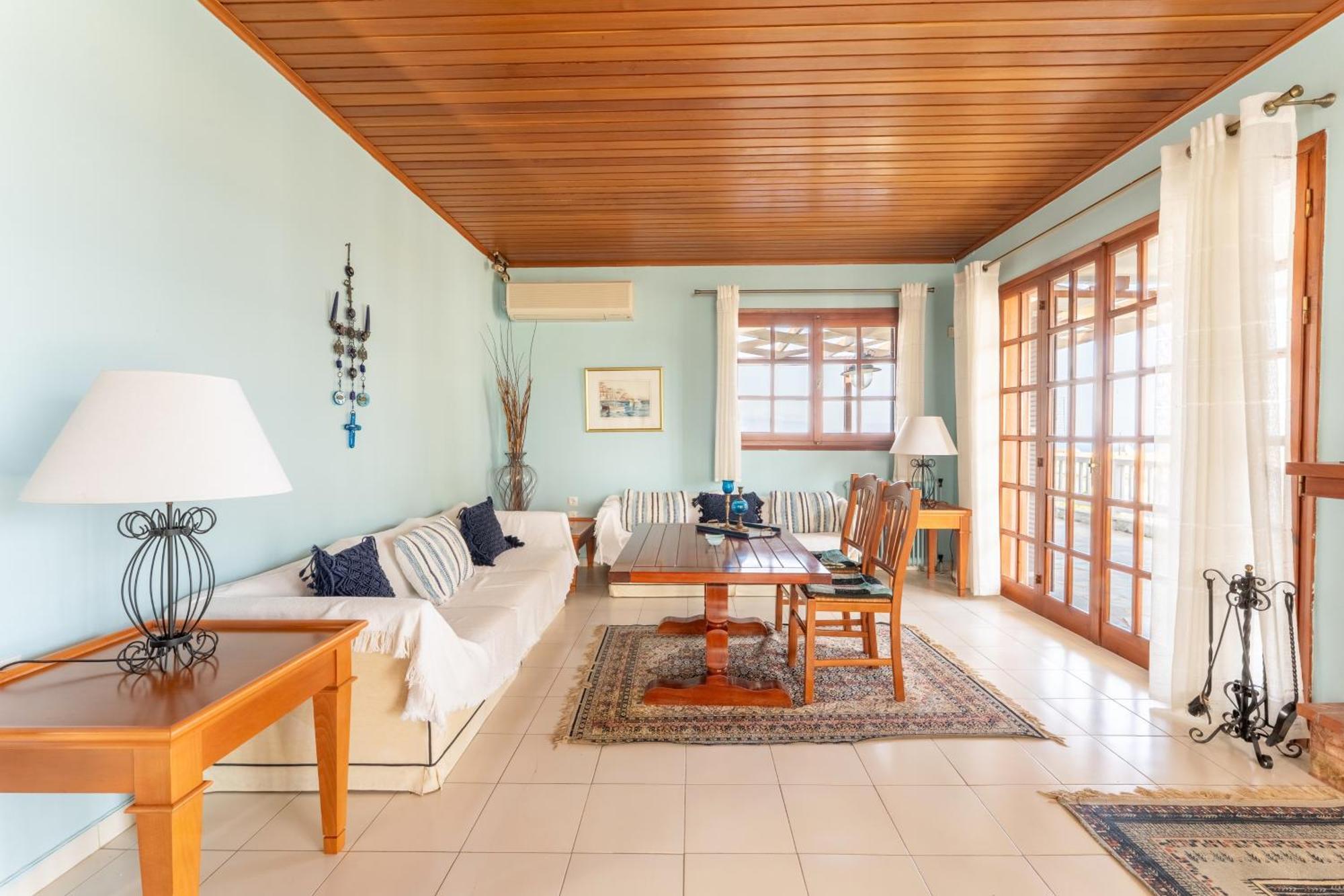 The House Of Gratitude - Poolside Retreat Villa Лутра Ораяс Еленис Екстериор снимка